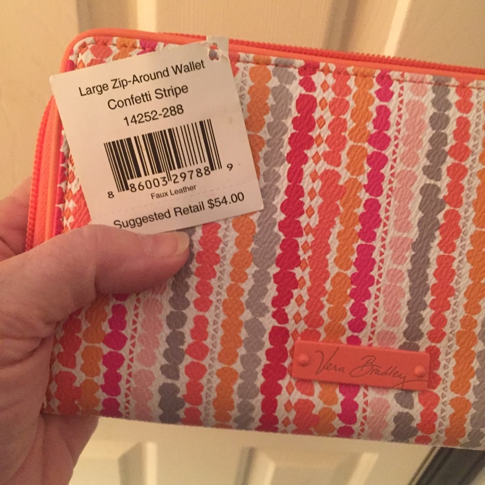 Vera Bradley Wallet confetti in color.